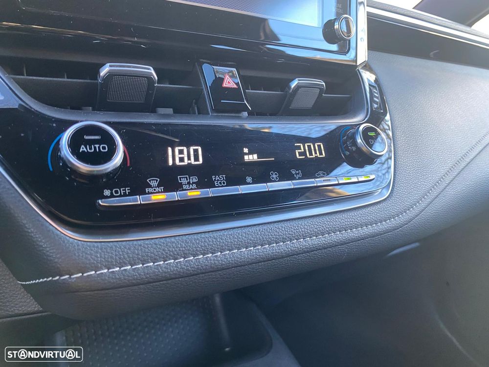 Toyota Corolla Touring Sports 1.8 Hybrid Comfort+P.Sport - 24