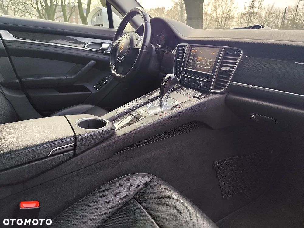 Porsche Panamera 4S PDK - 11
