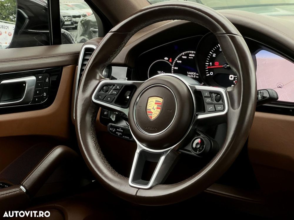 Porsche Cayenne - 10