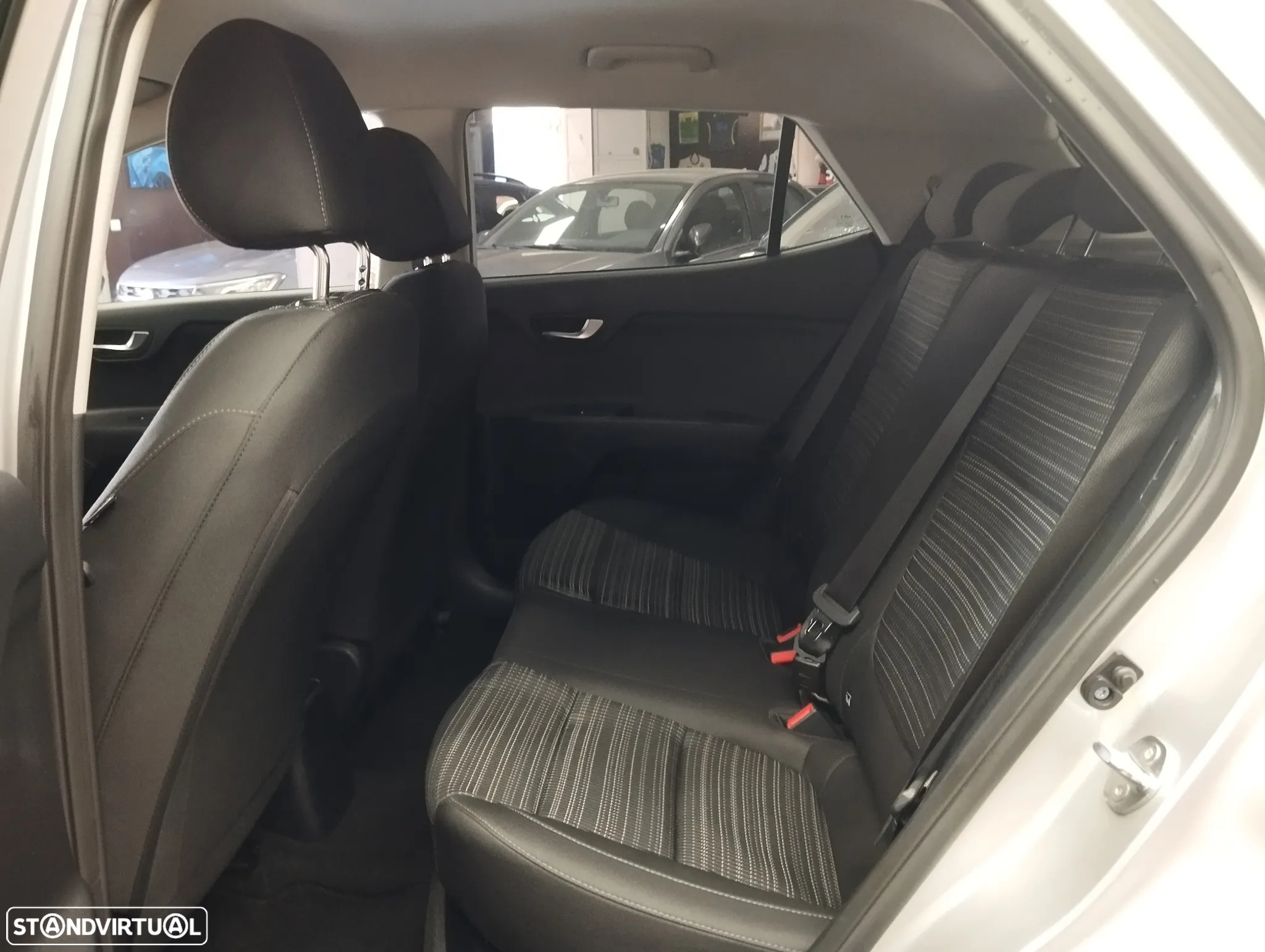 Kia Stonic 1.0 T-GDI Drive - 13