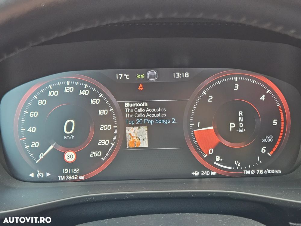 Volvo XC 40 D3 AWD Geartronic Momentum - 24