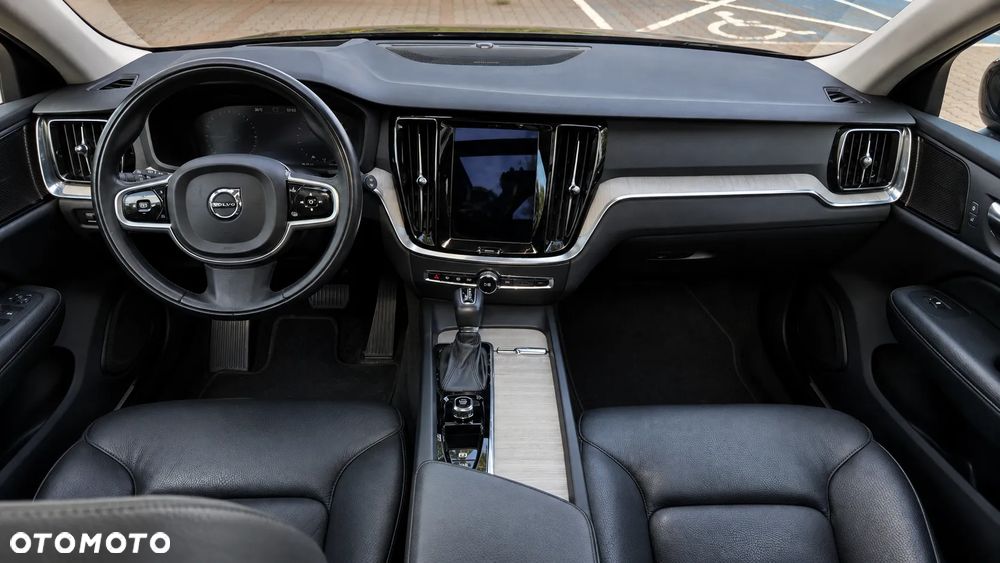 Volvo V60 T5 AWD Momentum Pro - 9
