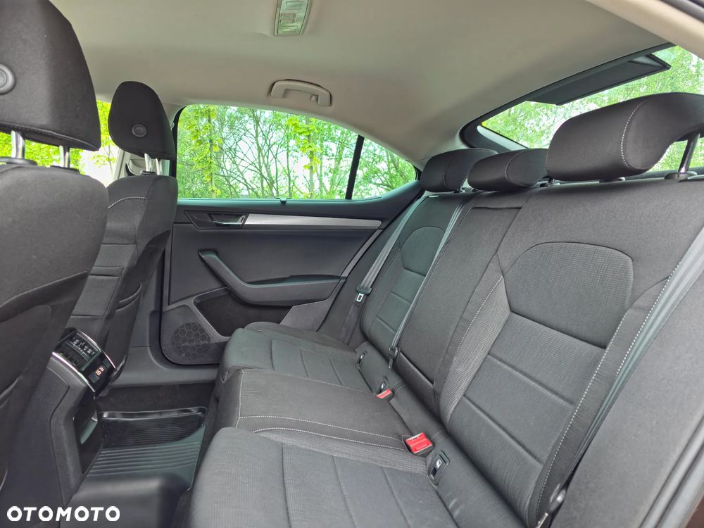 Skoda Superb 2.0 TSI Ambition DSG - 28