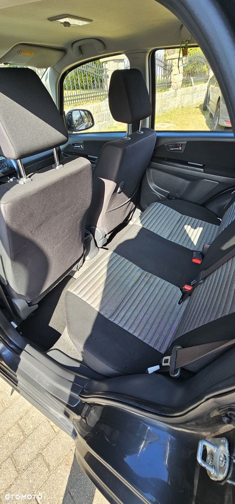 Suzuki SX4 1.6 Comfort - 13