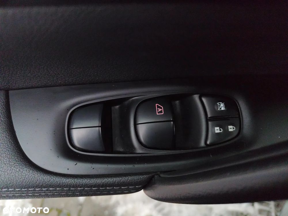 Nissan Qashqai 1.2 DIG-T Tekna EU6 - 16