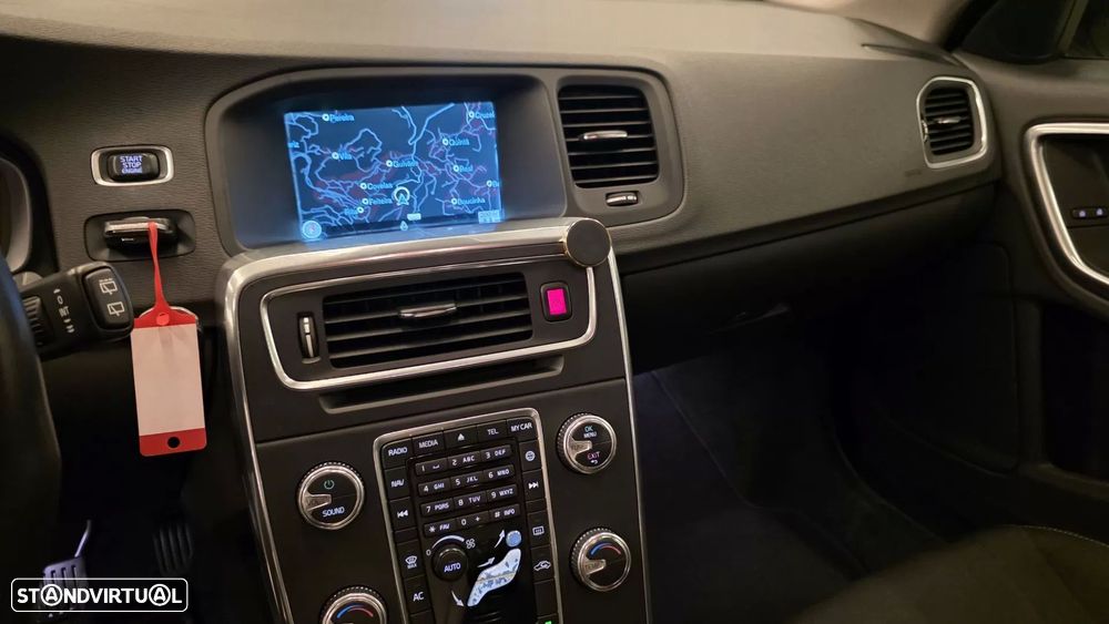 Volvo V60 1.6 D2 Momentum Eco - 44