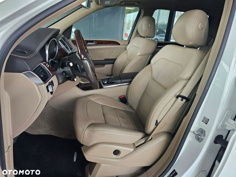 Mercedes-Benz GL 350 BlueTEC 4Matic 7G-TRONIC - 29