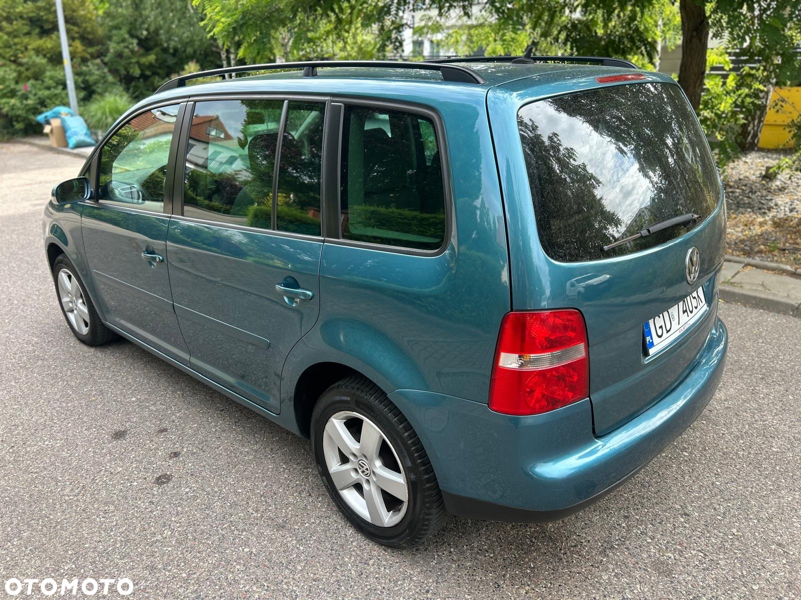Volkswagen Touran 2.0 TDI Highline DSG - 3