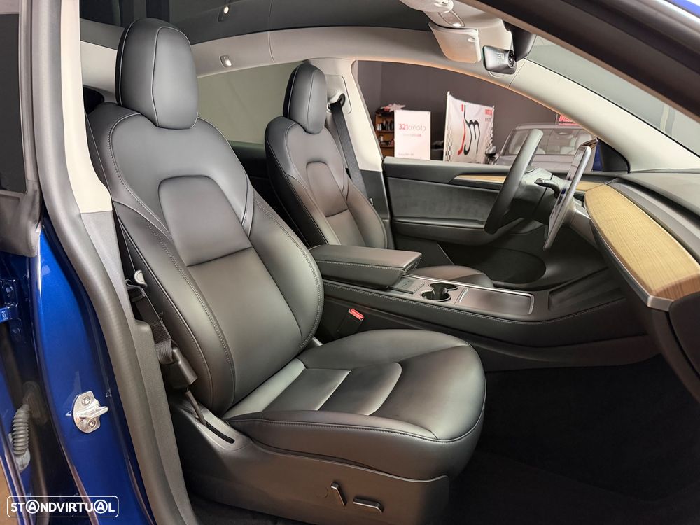 Tesla Model Y Long Range Dual Motor AWD — fotografia 7