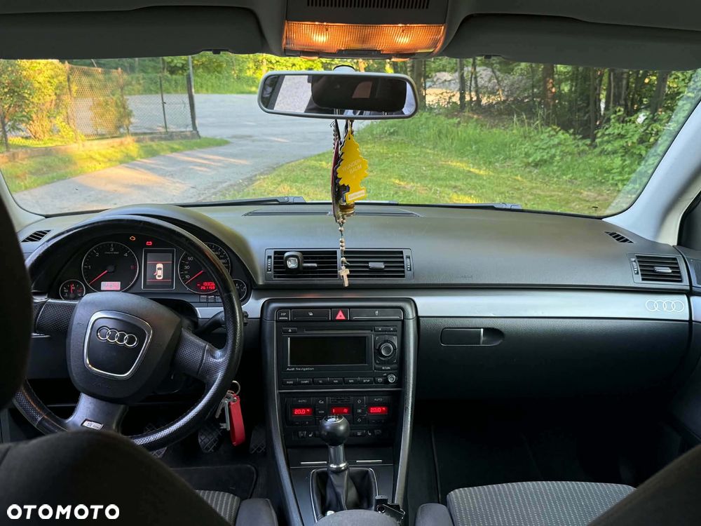 Audi A4 Avant 2.0 TDI - 9