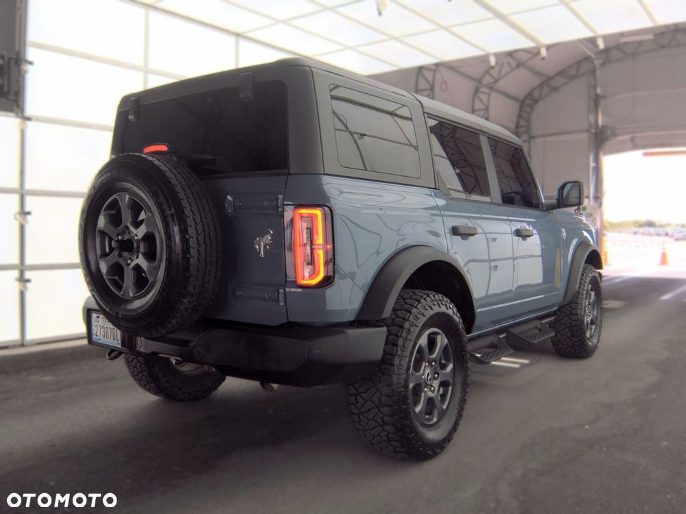 Ford Bronco - 7