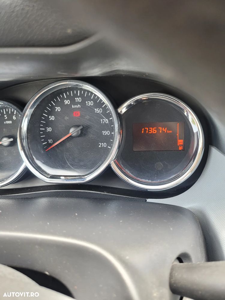 Dacia Duster 1.6 4x2 Laureate - 13