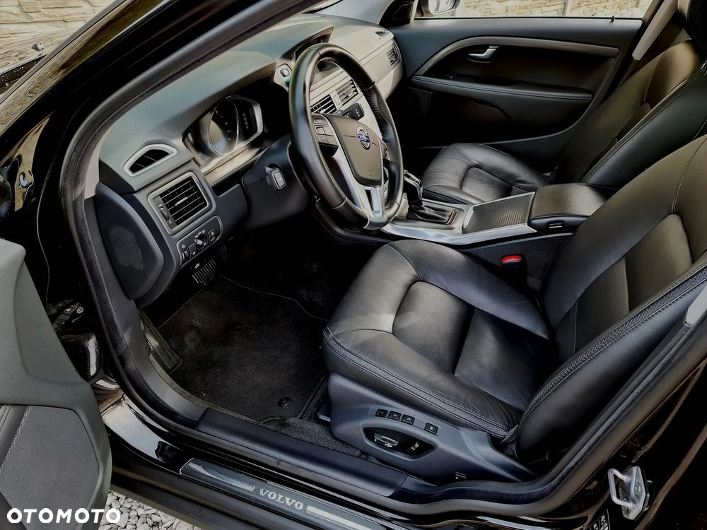 Volvo XC 70 D5 AWD Geartronic Summum - 2