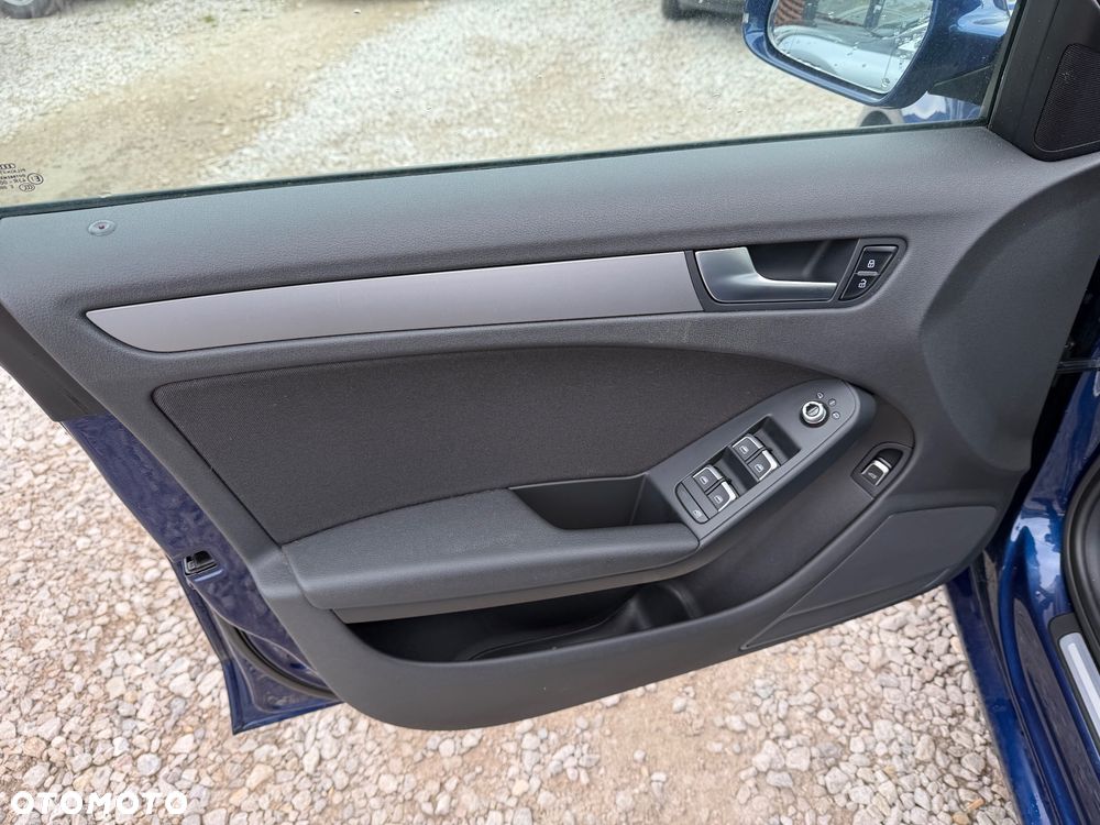 Audi A4 Limousine - 30