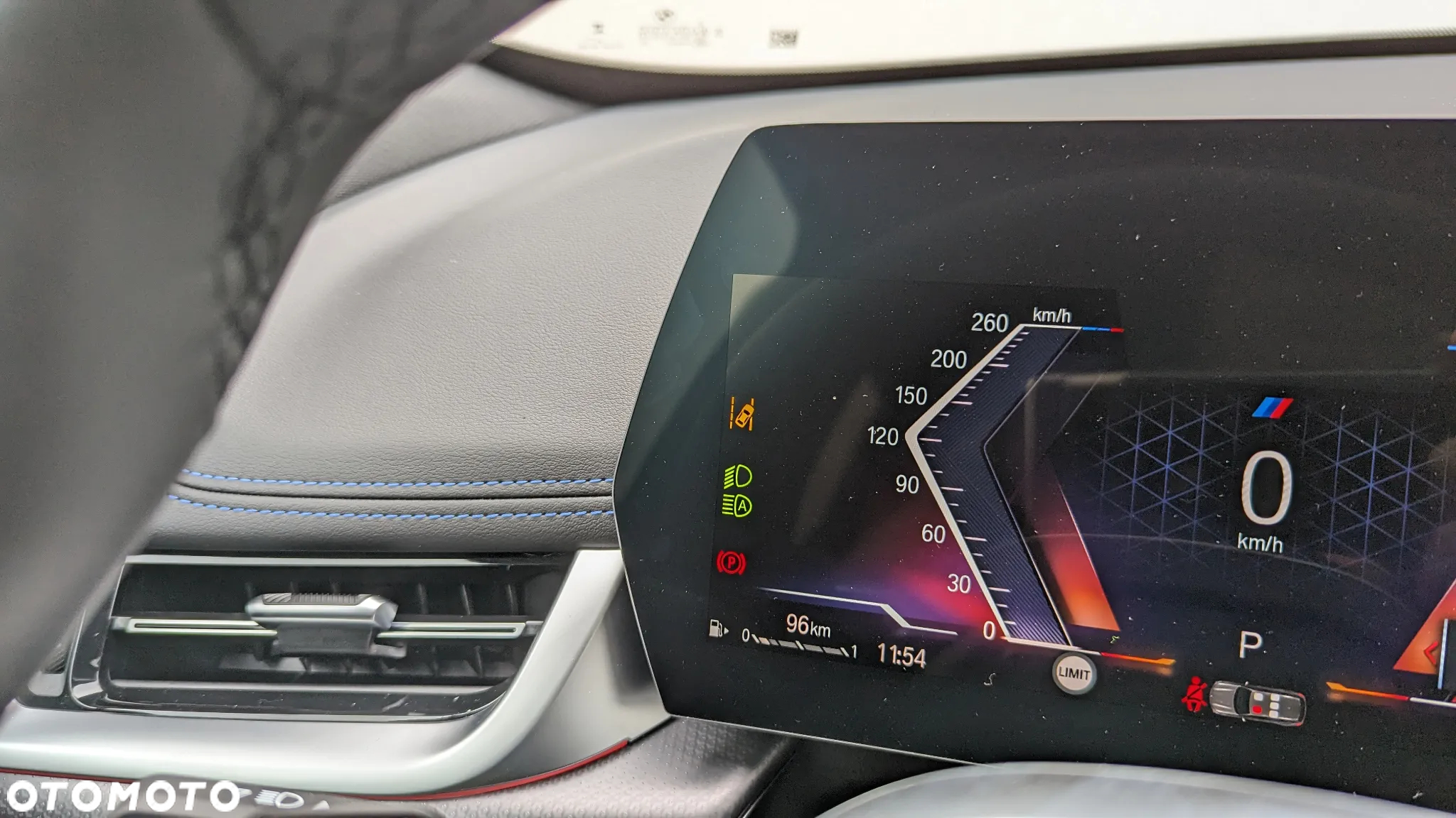 BMW iX1 xDrive30 66.5kWh M Sport - 8