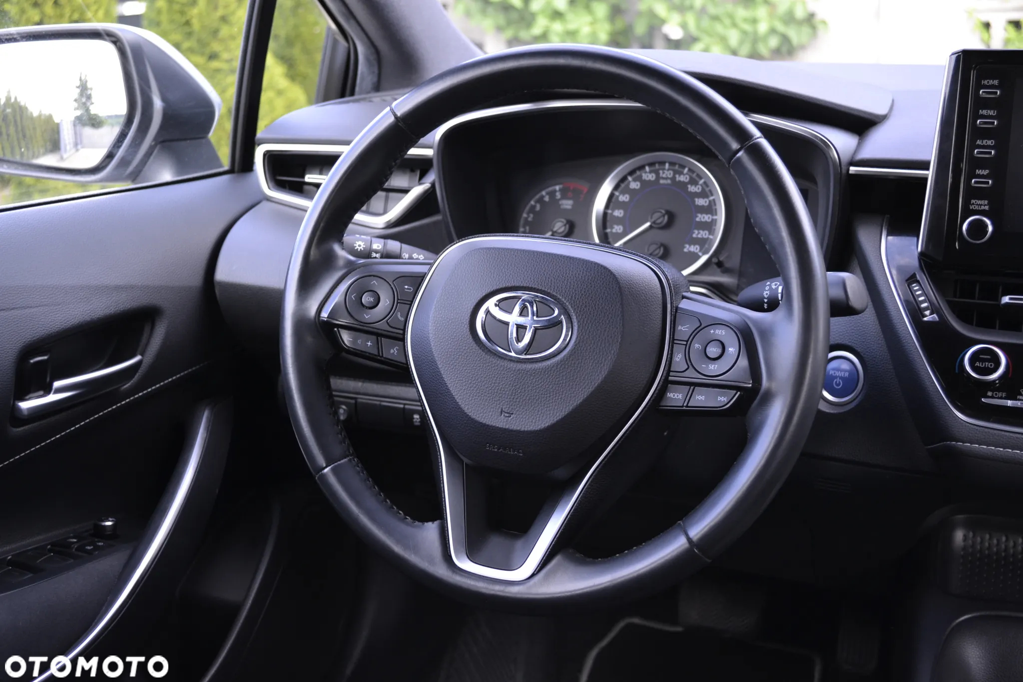 Toyota Corolla 1.8 Hybrid Comfort - 38