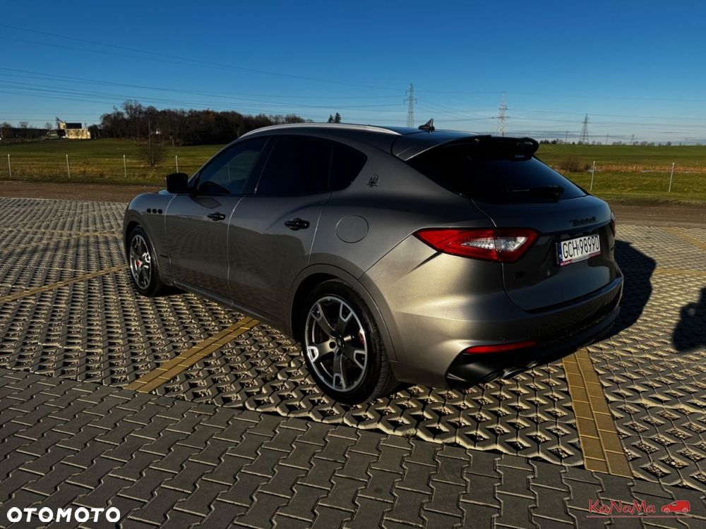 Maserati Levante - 12