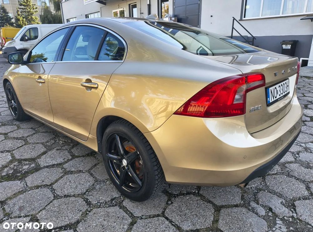 Volvo S60 2011 photo 4