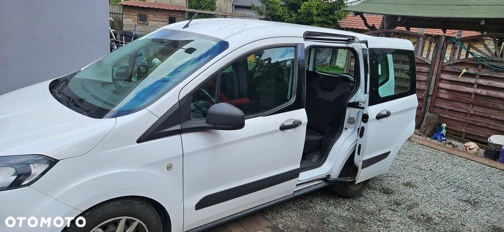 Ford Courier - 15