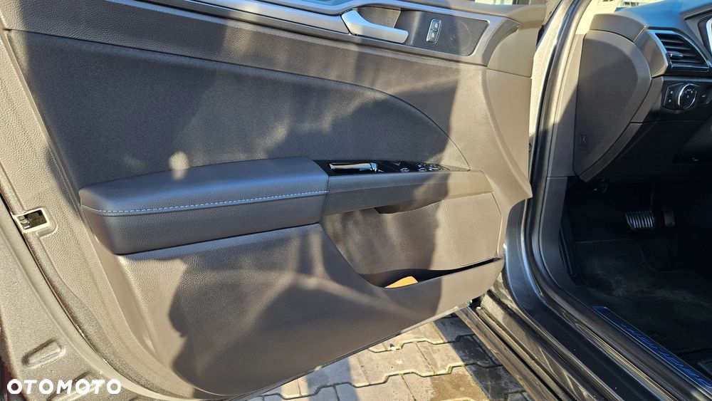 Ford Mondeo 2.0 EcoBlue Titanium - 11