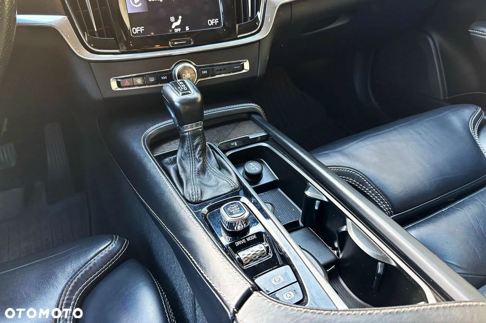 Volvo V90 Cross Country D4 AWD Pro - 17