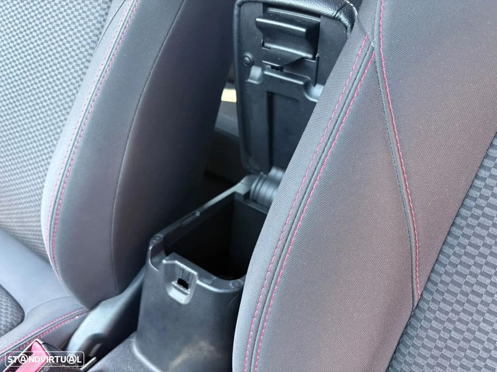 Ford Fiesta 1.0 EcoBoost ST-Line - 33