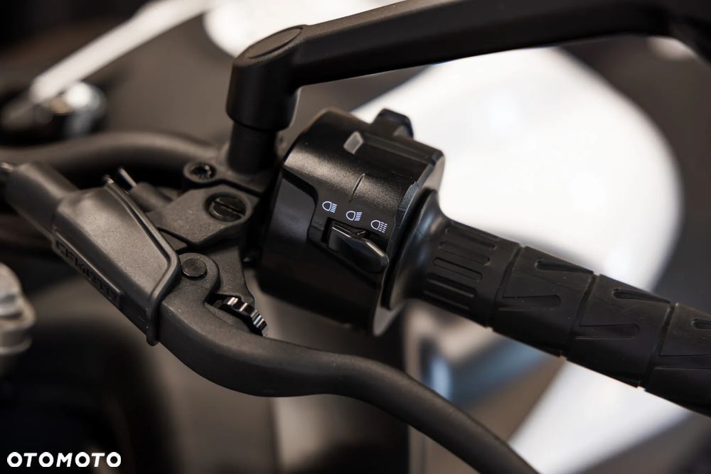 CFMoto 450NK - 11