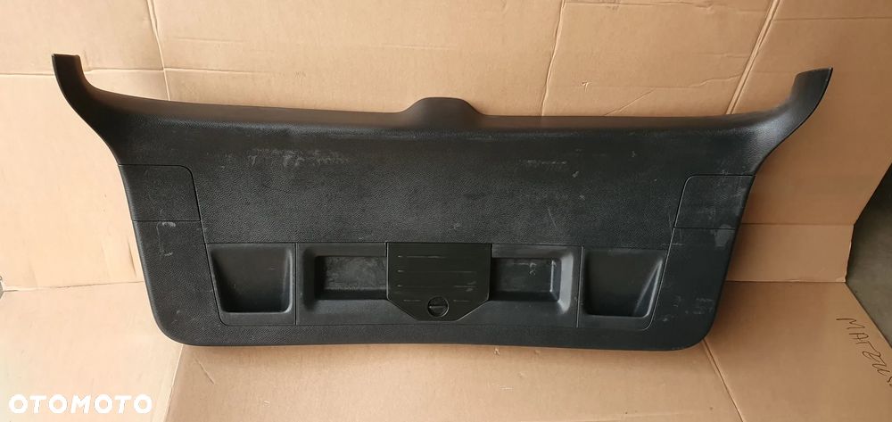 Tapicerka osłona klapy bagażnika VW Passat B6 kombi 3C9867605F - 1