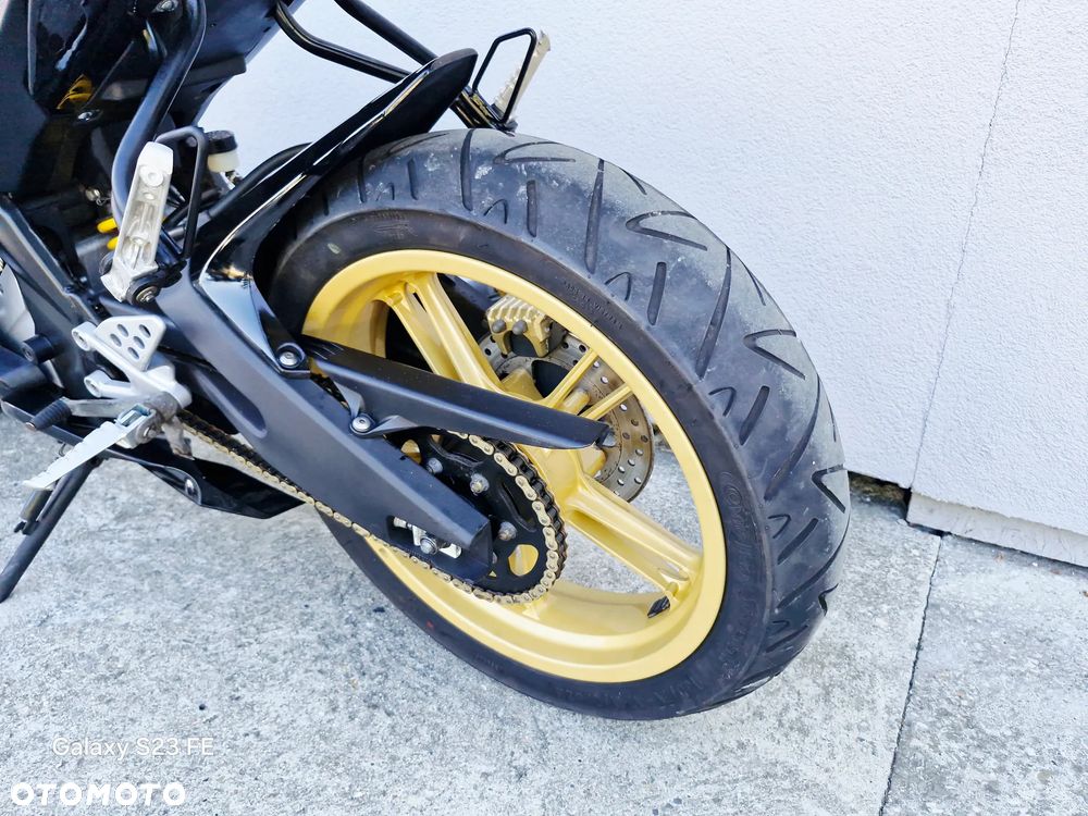 Yamaha YZF - 16
