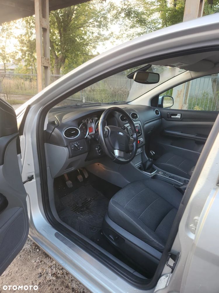 Ford Focus 2.0 ZX5 SE - 6