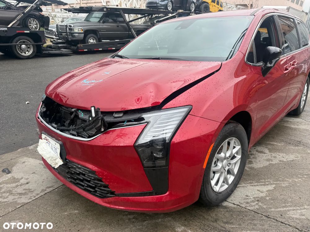 Chrysler Pacifica - 8