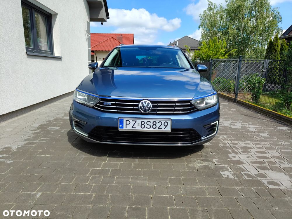 Volkswagen Passat - 2