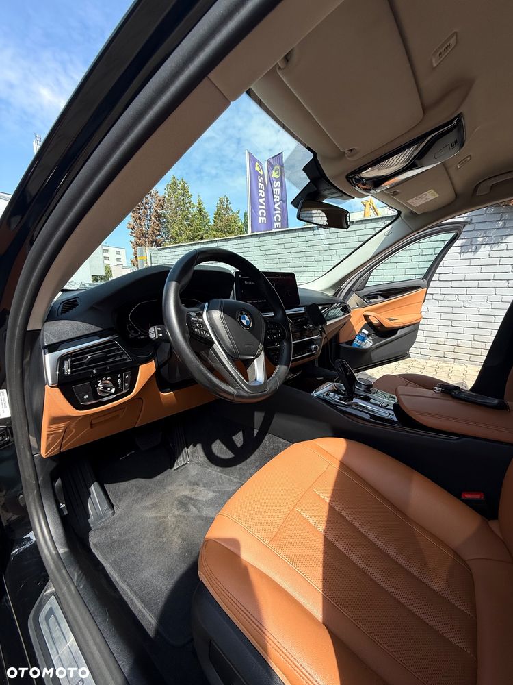 BMW Seria 5 518d mHEV - 29
