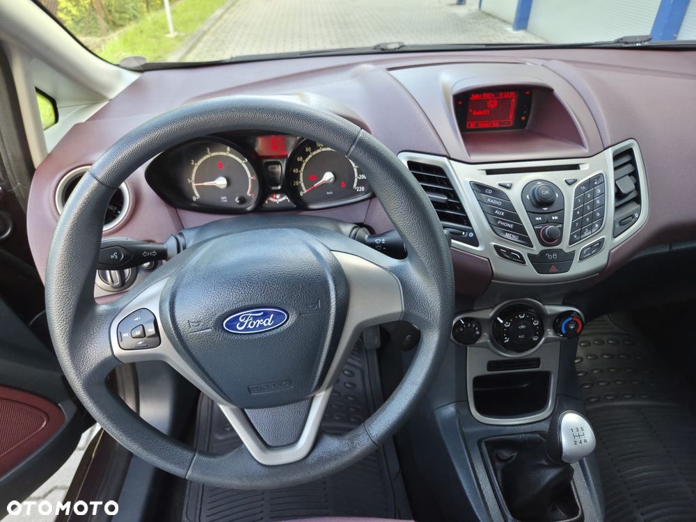Ford Fiesta 1.25 Champions Edition - 17