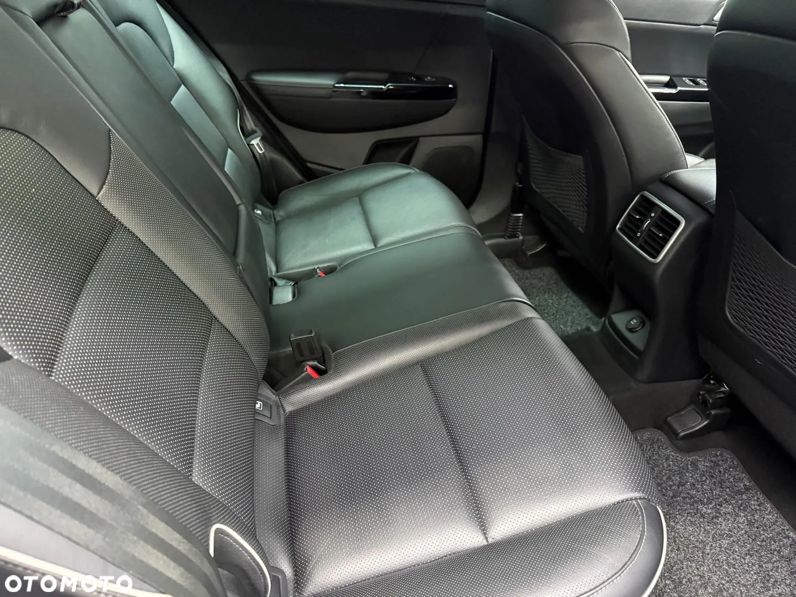 Kia Sportage 1.7 CRDI Business Line L 2WD - 32
