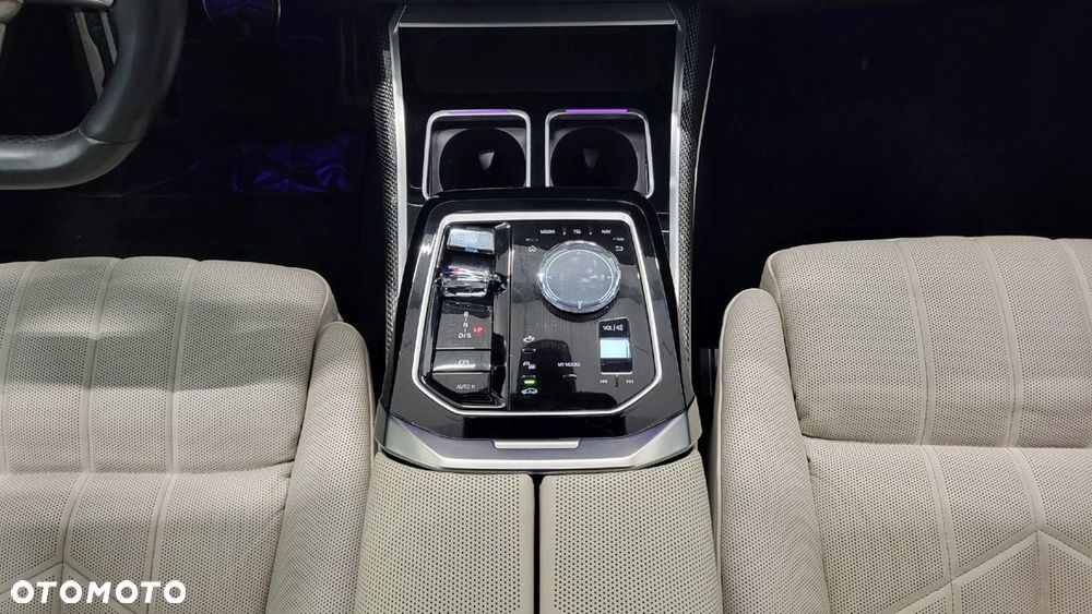 BMW Seria 7 - 21