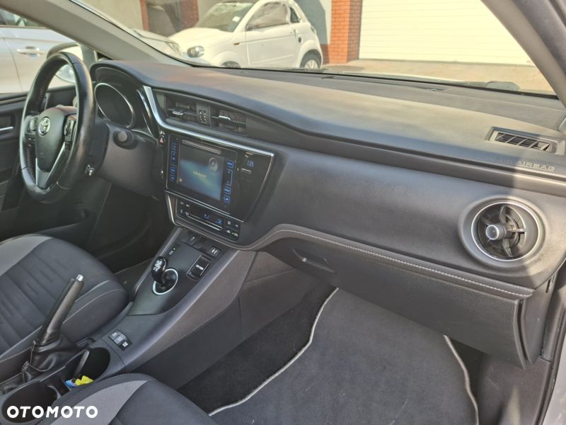 Toyota Auris 1.8 VVT-i Automatik Design Edition - 22