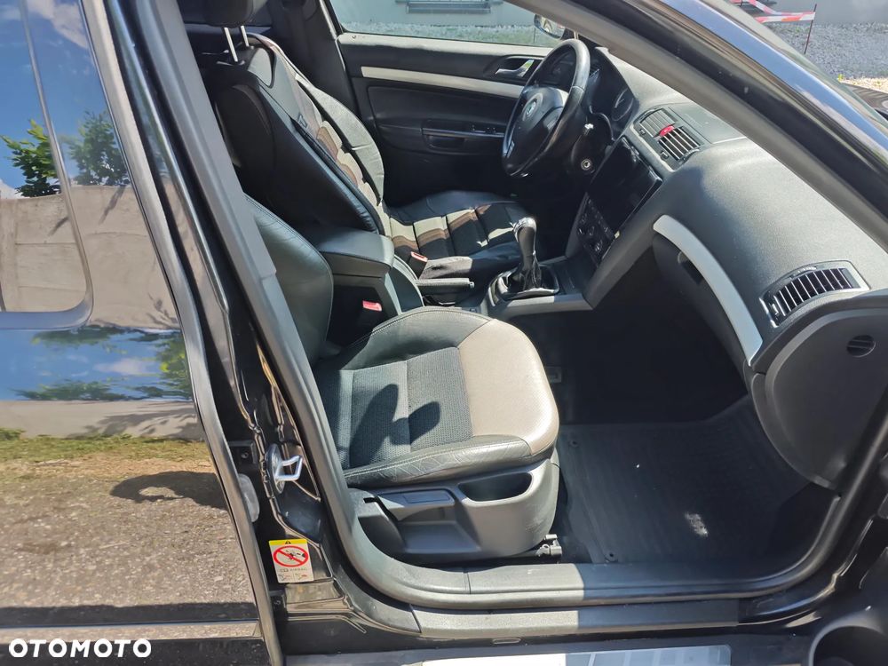 Skoda Octavia 2.0 TDI RS - 9