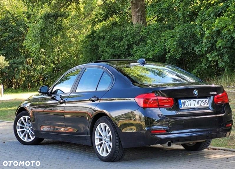 BMW Seria 3 320i - 7