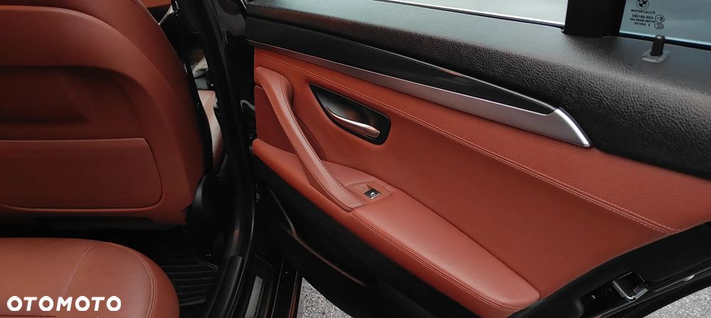 BMW Seria 5 525d Luxury Line - 34