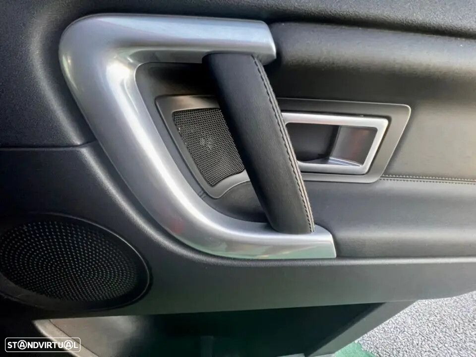 Land Rover Discovery Sport - 12