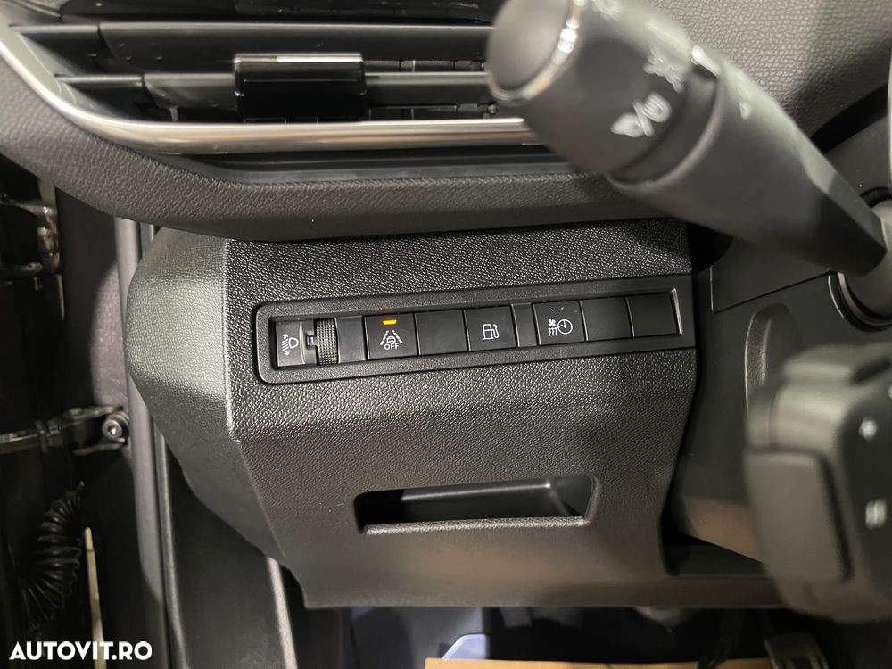 Peugeot 3008 Hybrid 225 e-EAT8 Roadtrip - 27