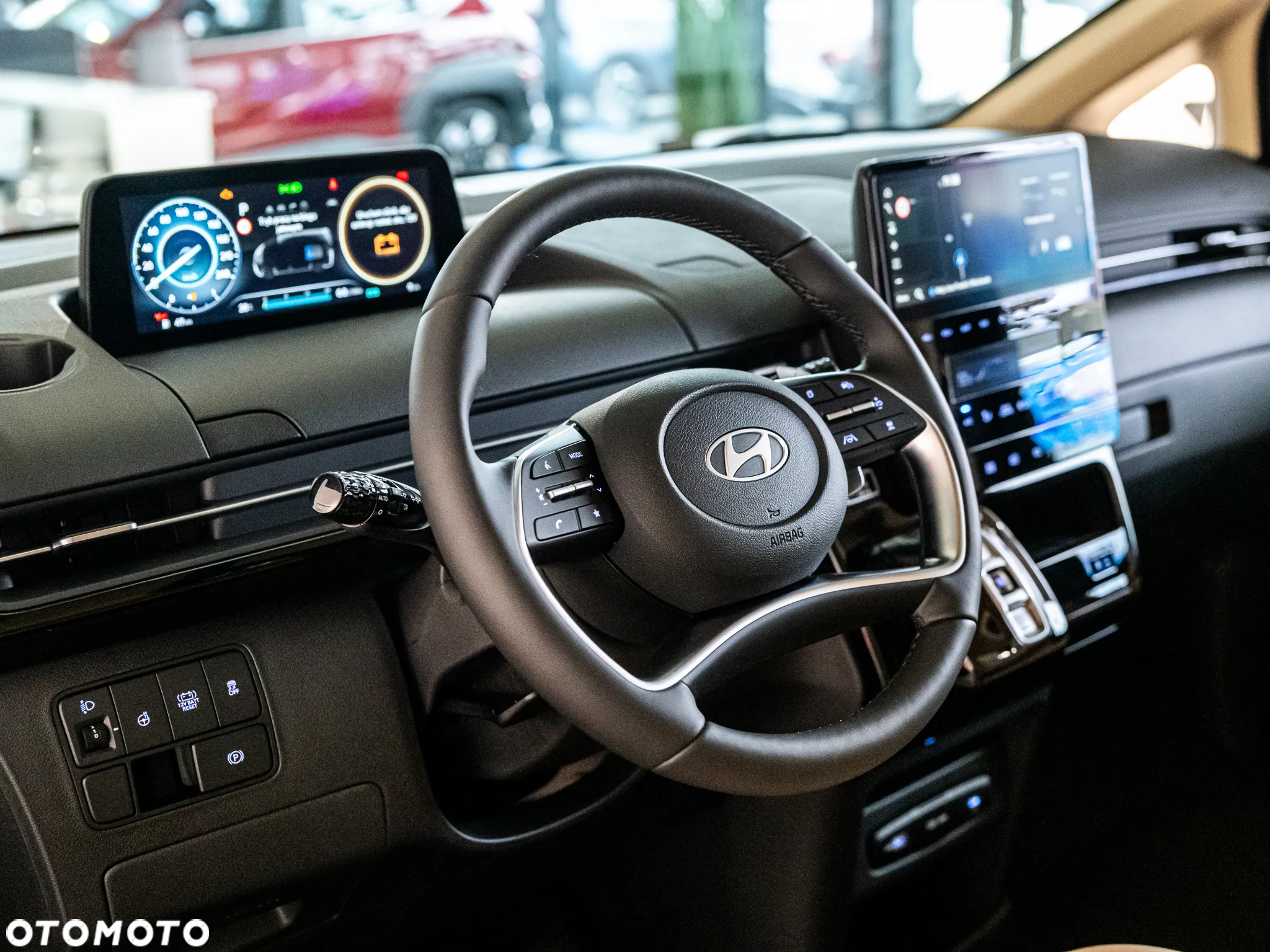 Hyundai Staria - 10