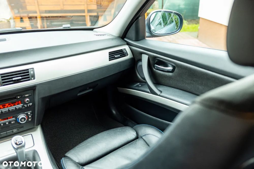 BMW Seria 3 318i Edition Sport - 8