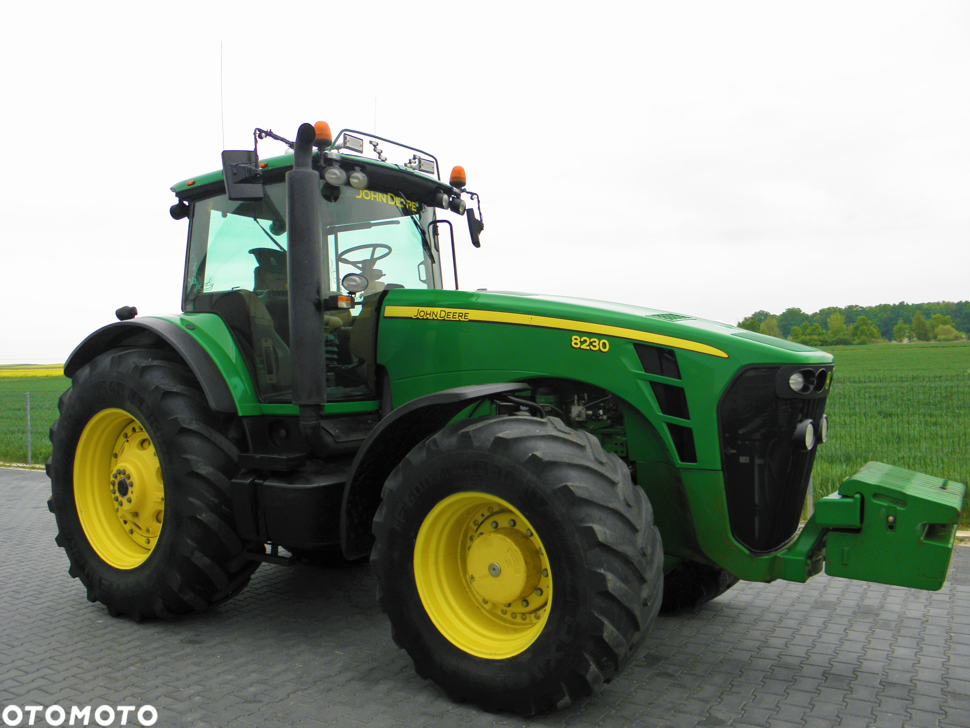 John Deere 8230 POWERSHIFT , Amortyzowna przednia os, Nie Malowany , Stan Bardzo Dobry - 6
