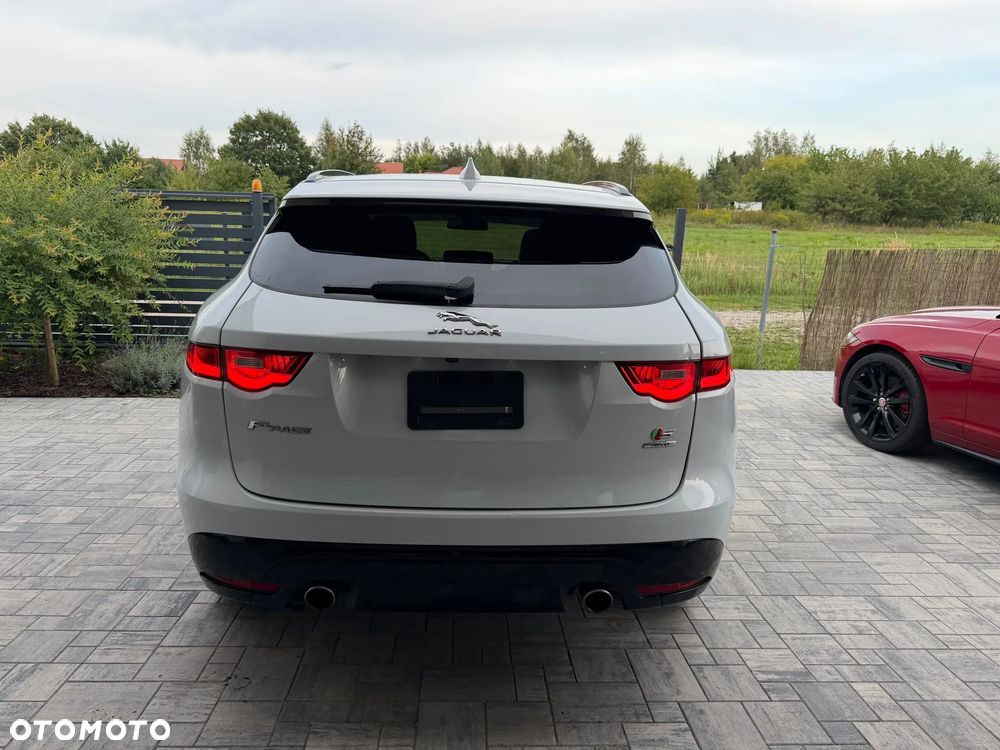 Jaguar F-Pace 3.0 V6 AWD S - 11