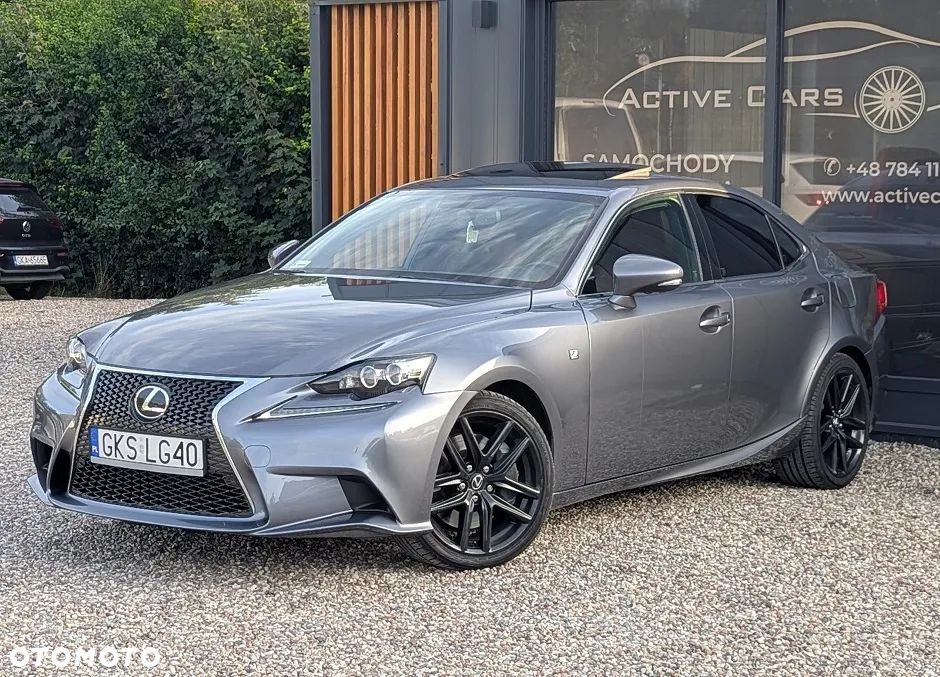 Lexus IS