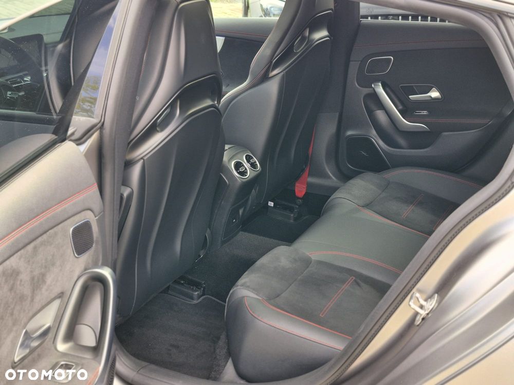 Mercedes-Benz CLA AMG 45 S 4-Matic+ 8G-DCT - 14