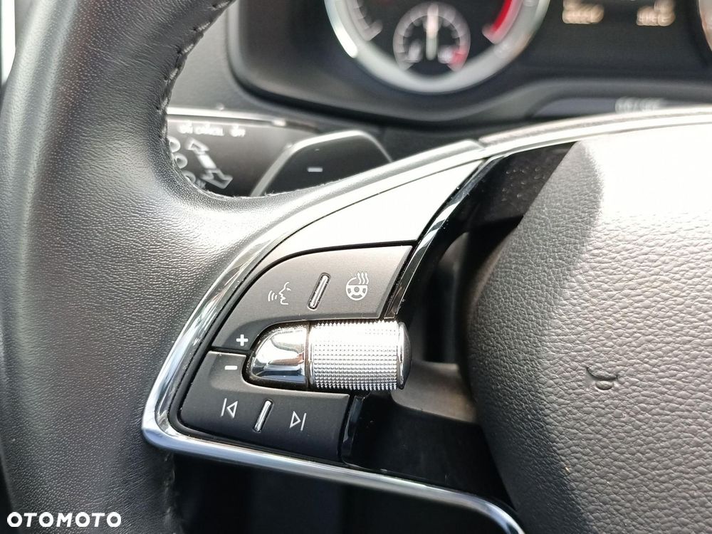 Skoda Karoq 1.5 TSI ACT 4x2 Style DSG - 25