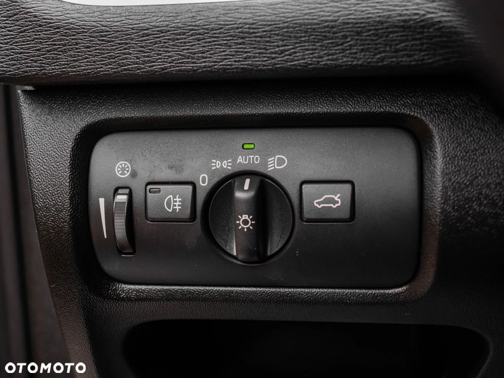 Volvo V40 T2 Inscription - 28